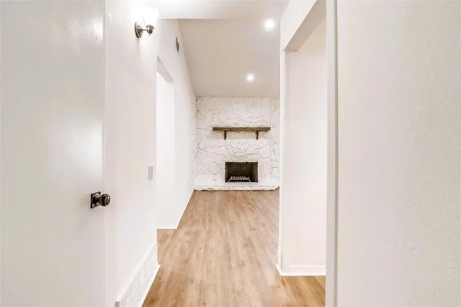 1810 Guinevere Street, Arlington, TX 76014 - Image #3