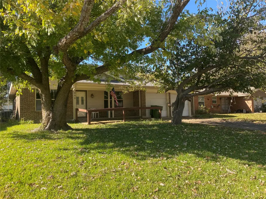 808 N Hughes Street, Howe, TX 75459 - Image #3
