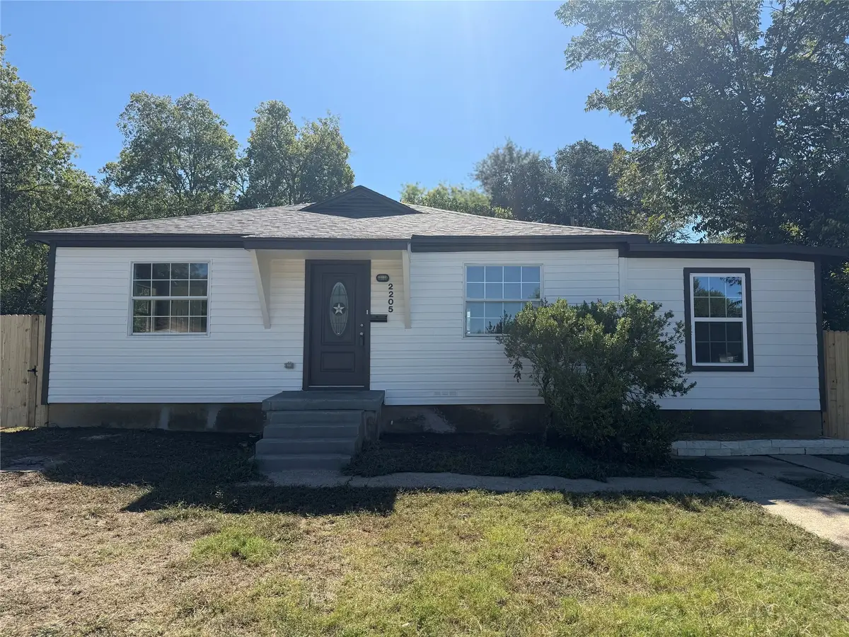 2205 Cottonwood Court, Grand Prairie, TX 75050 - Image #1