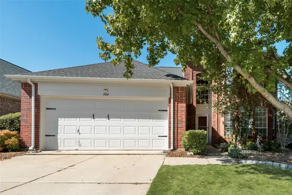 904 Lake Bluff Drive, Lake Dallas, TX 75065