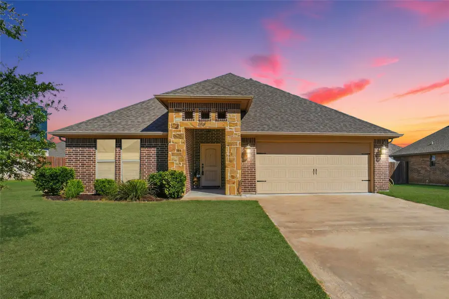 206 Mckittrick Lane, Godley, TX 76044 - Image #2