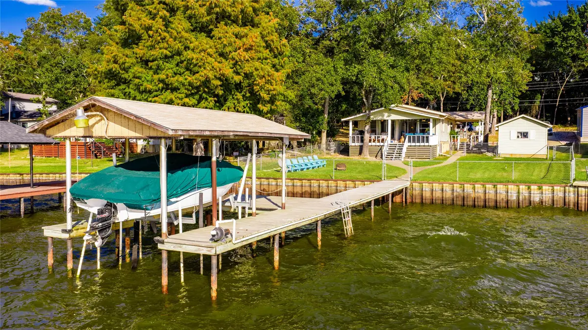 2163 Lakeview Drive, Mabank, TX 75147 - Image #1