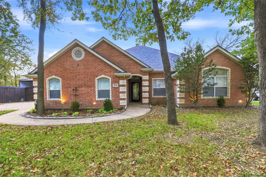 509 Forest Edge Street, Burleson, TX 76028 - Image #3