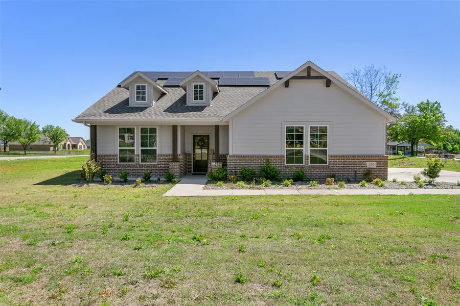 129 Cooper Court, Springtown, TX 76082 - Image #2