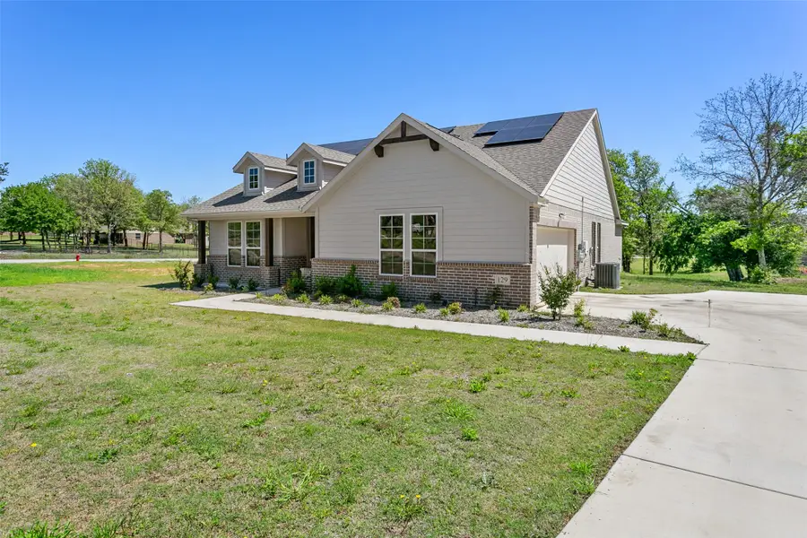 129 Cooper Court, Springtown, TX 76082 - Image #3