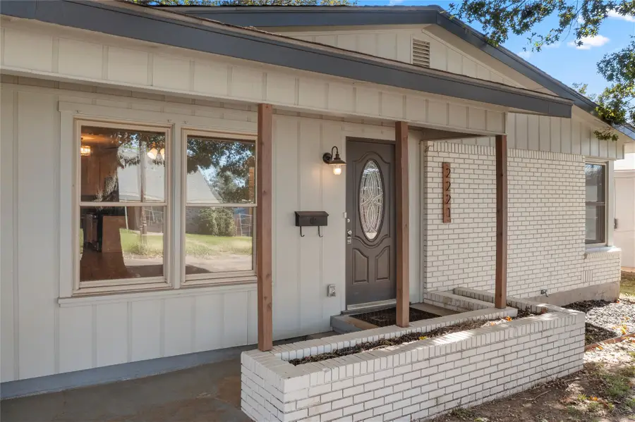 2221 N Alexander Street, Sherman, TX 75092 - Image #2