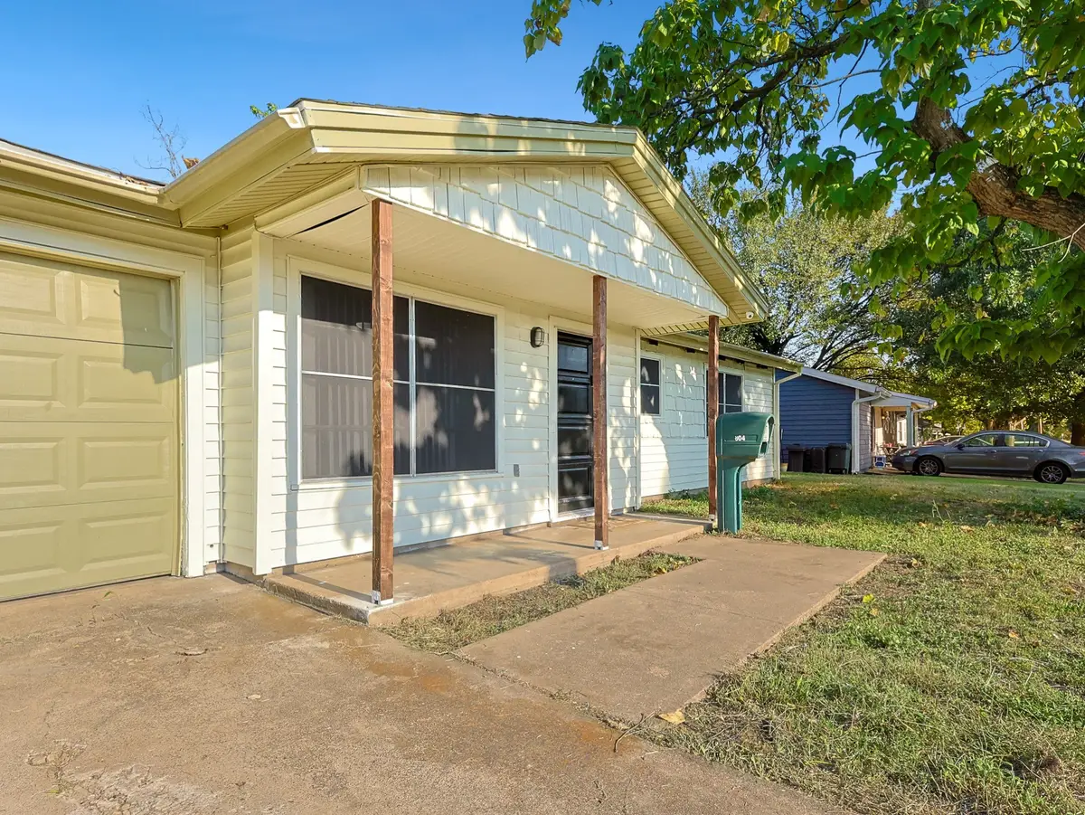 804 Milam Drive, Euless, TX 76039 - Image #1