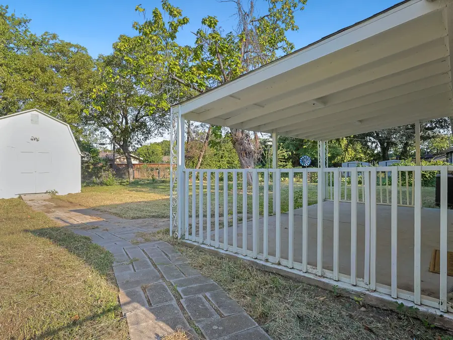 804 Milam Drive, Euless, TX 76039 - Image #3