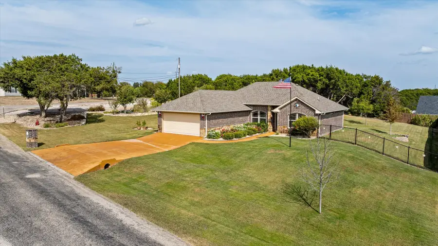 4001 Marana Drive, Granbury, TX 76048 - Image #2