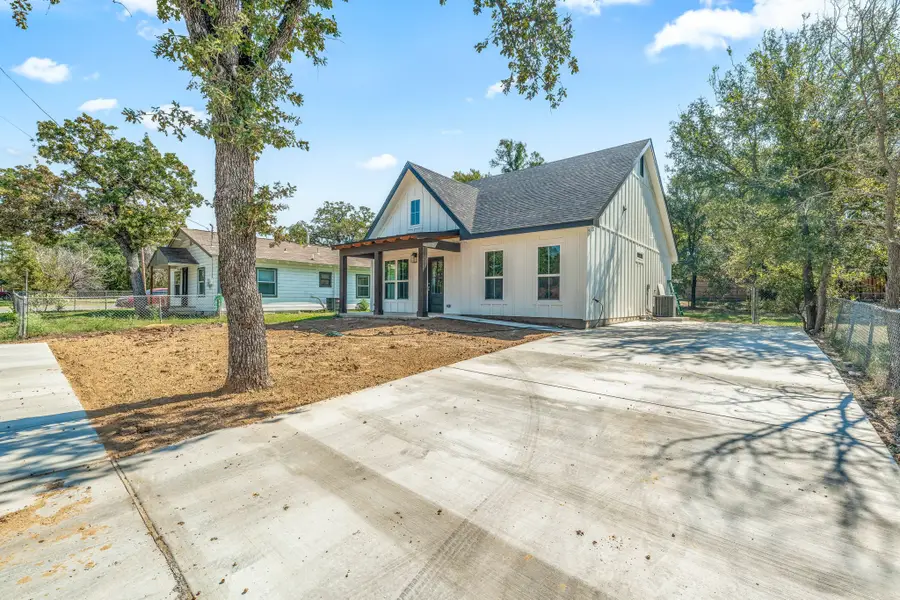 310 E Clifton Street, Stephenville, TX 76401 - Image #2