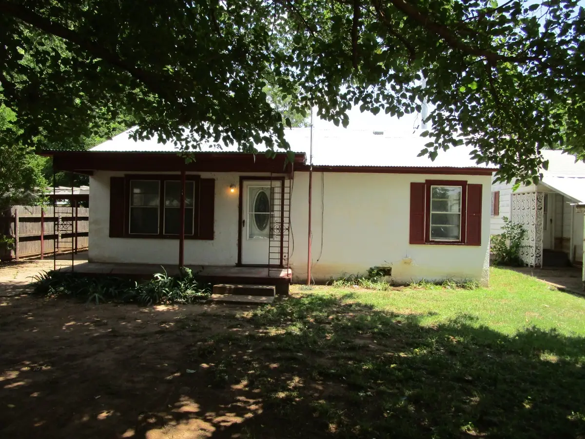 504 N Cedar Street, Seymour, TX 76380 - Image #1