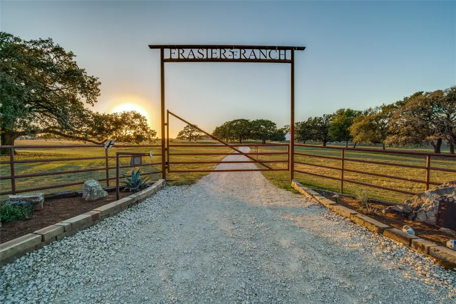 205 County Road 243, Collinsville, TX 76233 - Image #2