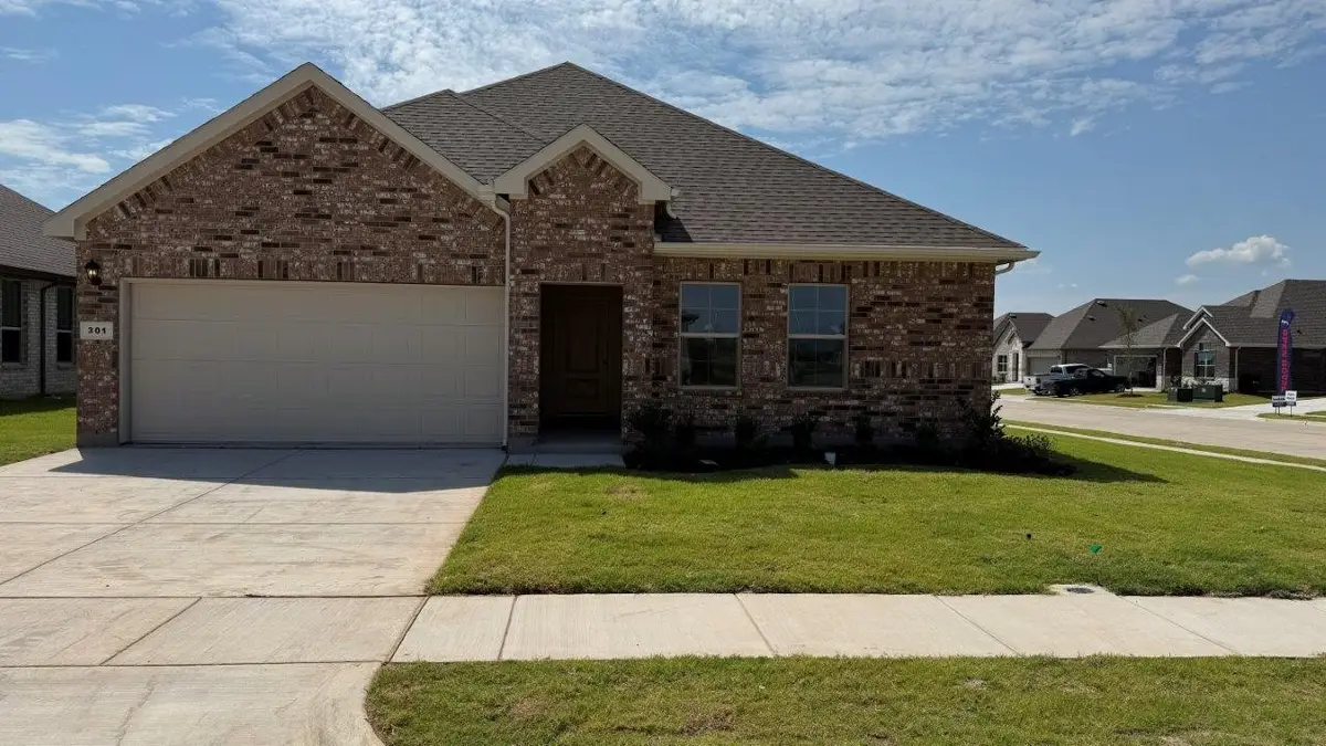 301 Gallant Man Court, Granbury, TX 76049 - Image #1