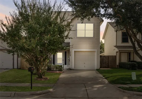 10605 Many Oaks Drive, Fort Worth, TX 76140