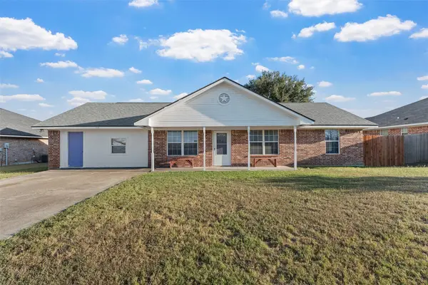 113 Wildcat Drive, Lacy Lakeview, TX 76705