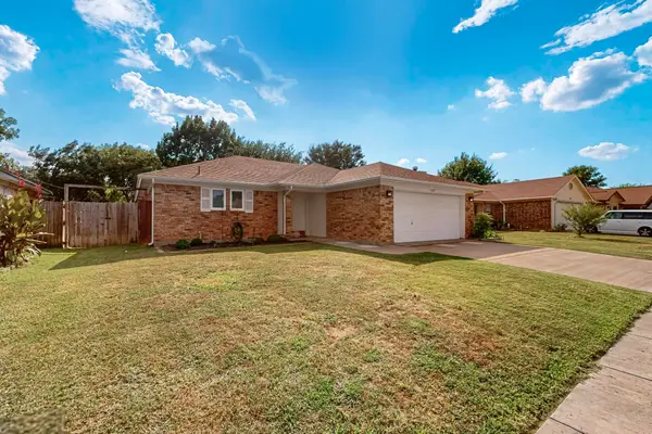 6617 Whitley Road, Watauga, TX 76148