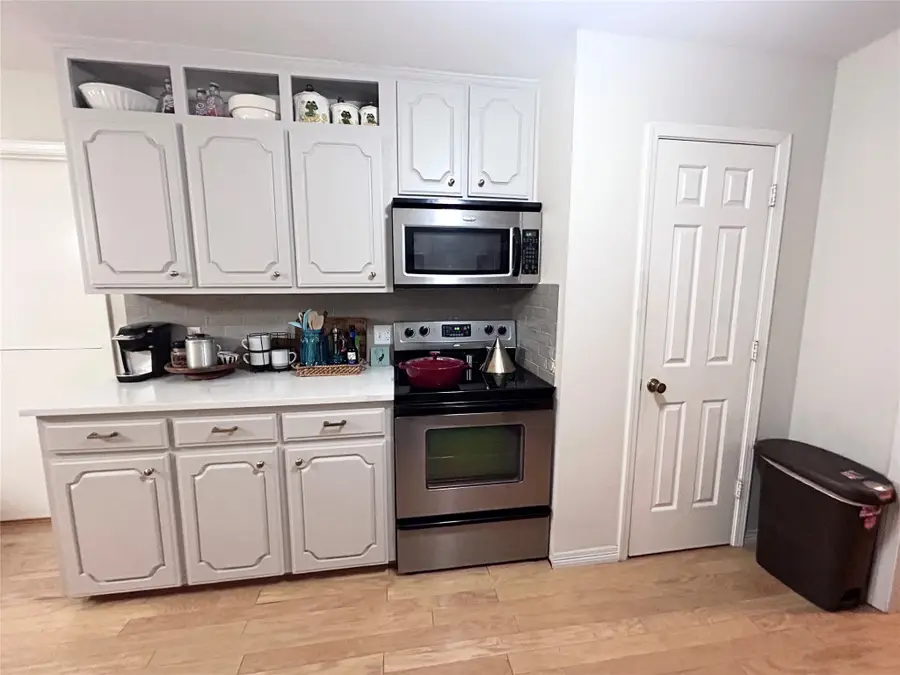 4512 Cimmaron Trail, Granbury, TX 76049 - Image #3