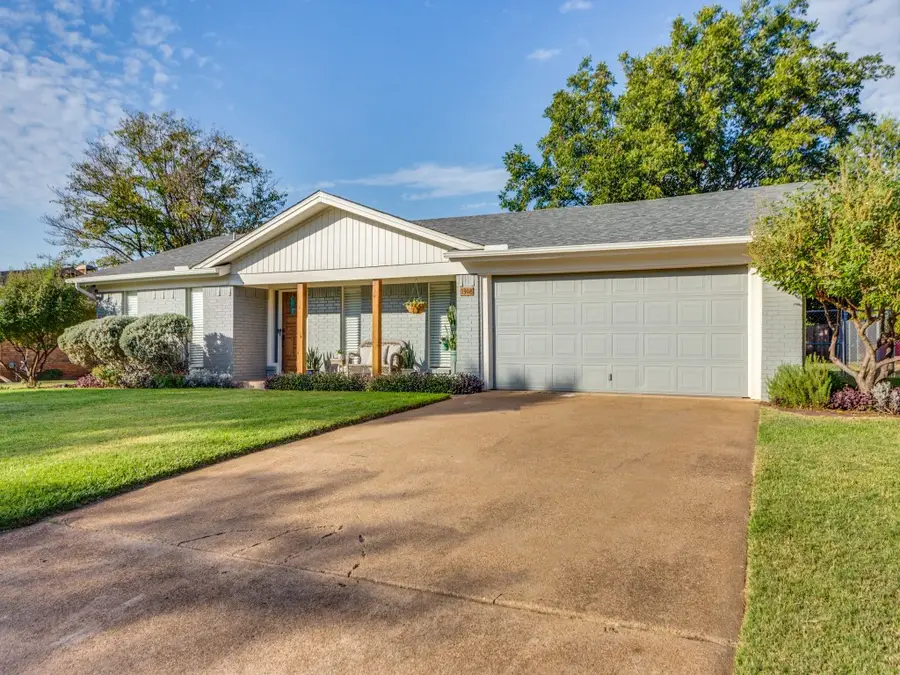 1308 John Reagan Street, Benbrook, TX 76126 - Image #2