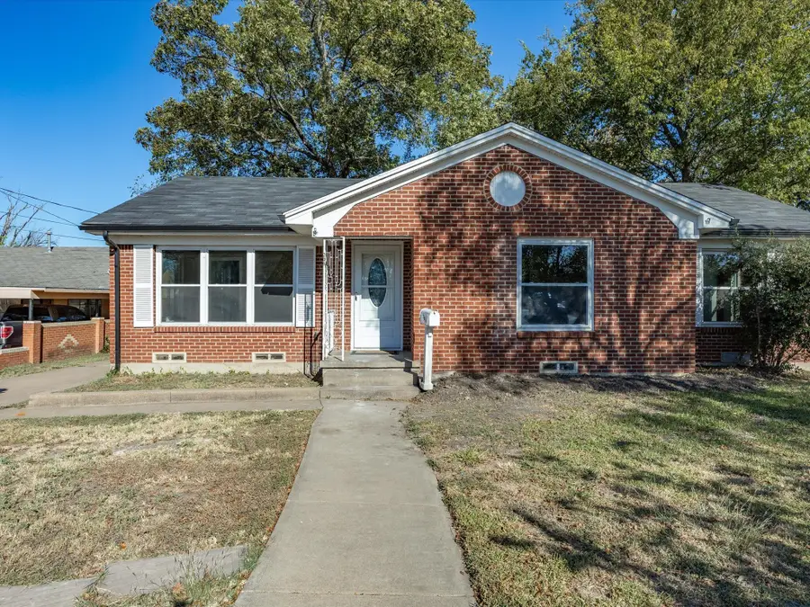 206 E Belknap Street, Ennis, TX 75119 - Image #2