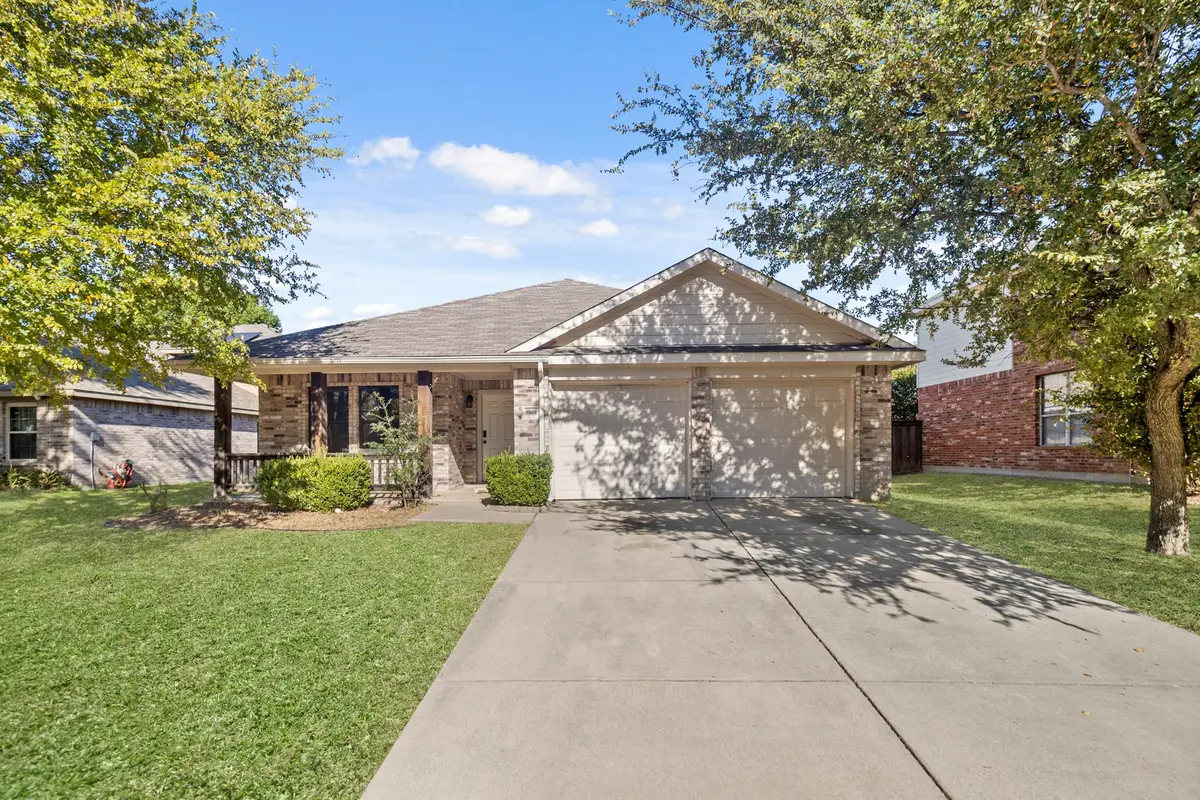 5968 Waterford Drive, Grand Prairie, TX 75052 - Image #1