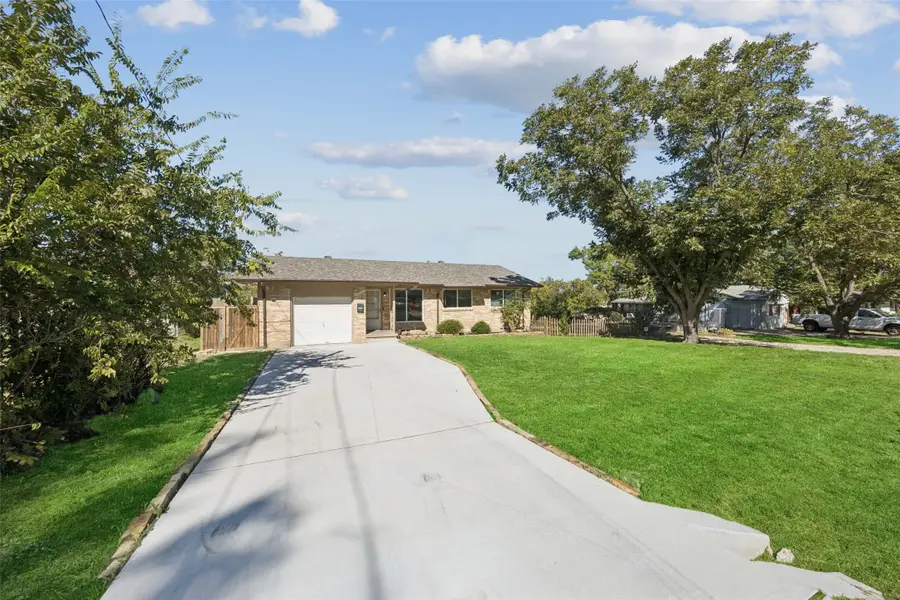 2605 Mcdearmon Street, Sachse, TX 75048 - Image #2