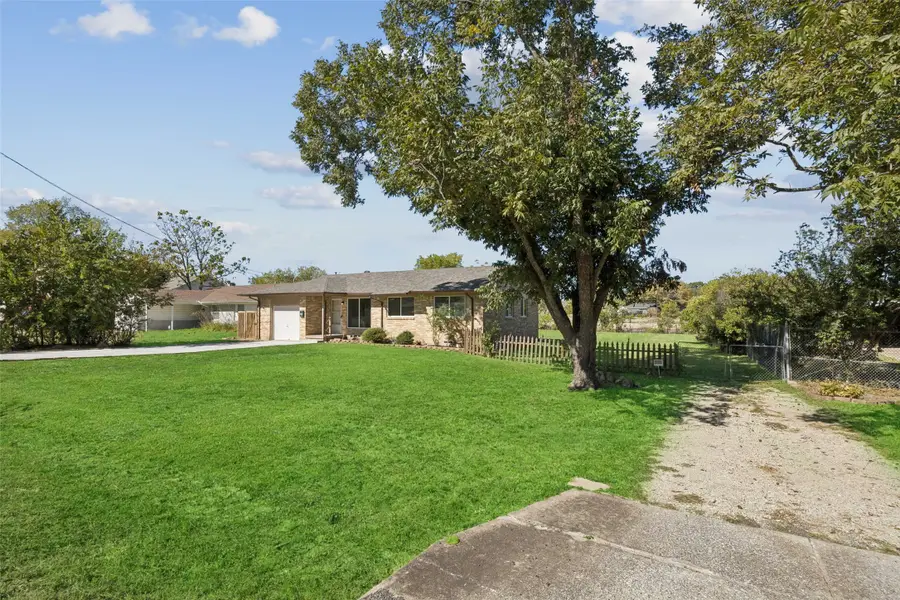 2605 Mcdearmon Street, Sachse, TX 75048 - Image #3
