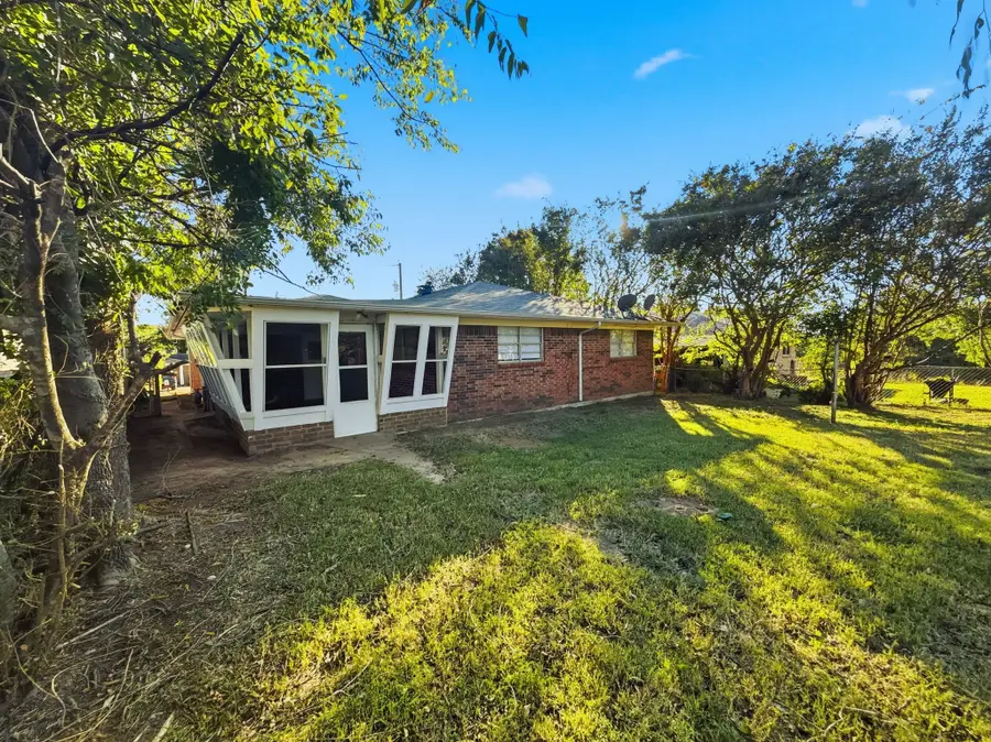 2923 W Parnell Street, Denison, TX 75020 - Image #3