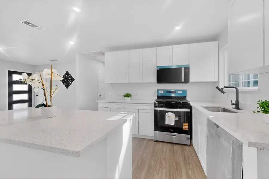 4540 Western Oaks Drive, Dallas, TX 75211 - Image #2