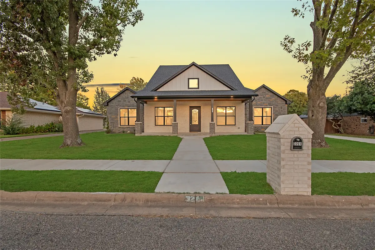 3201 Anthony Drive, Sherman, TX 75092 - Image #1