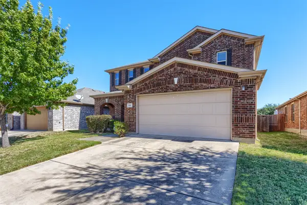821 Glenndon Drive, Fort Worth, TX 76120