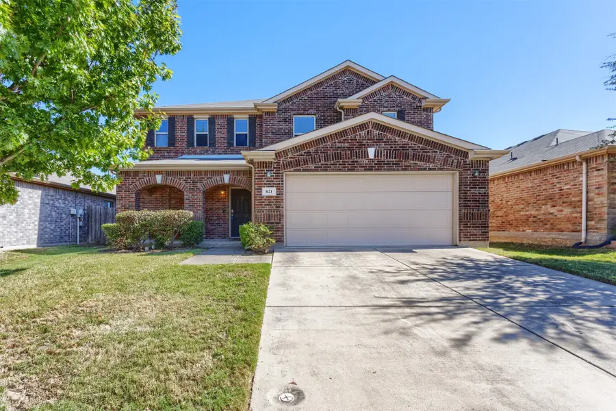 821 Glenndon Drive, Fort Worth, TX 76120 - Image #2