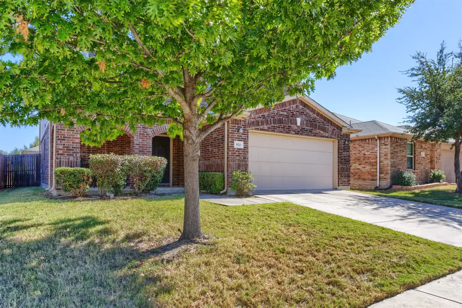821 Glenndon Drive, Fort Worth, TX 76120 - Image #3