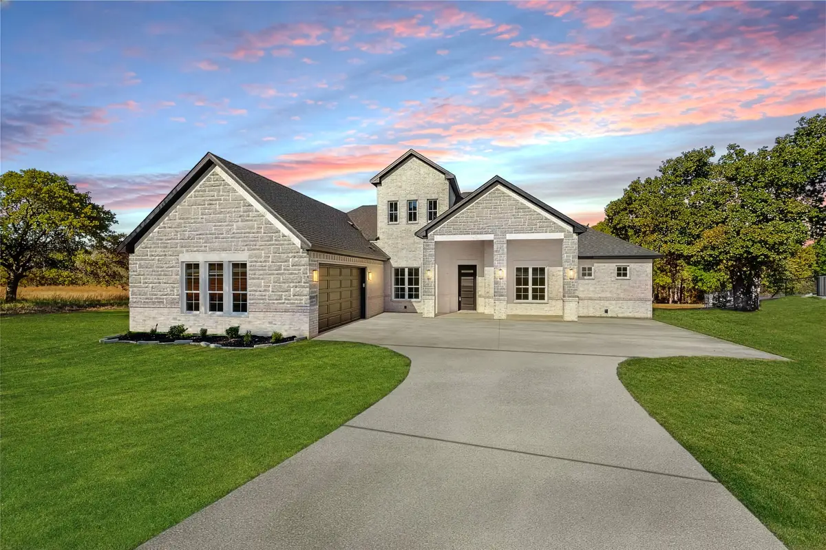 1161 Gonzollas Road, Springtown, TX 76082 - Image #1