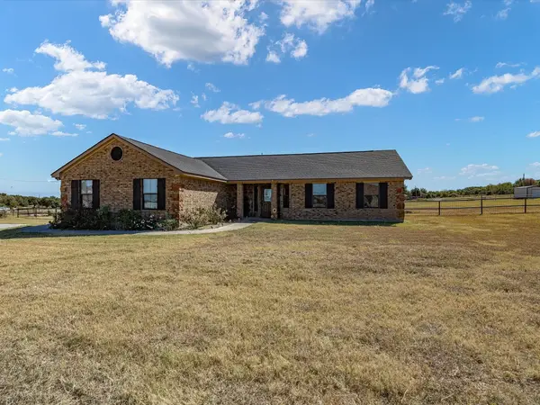 206 E Arbor Court, Springtown, TX 76082