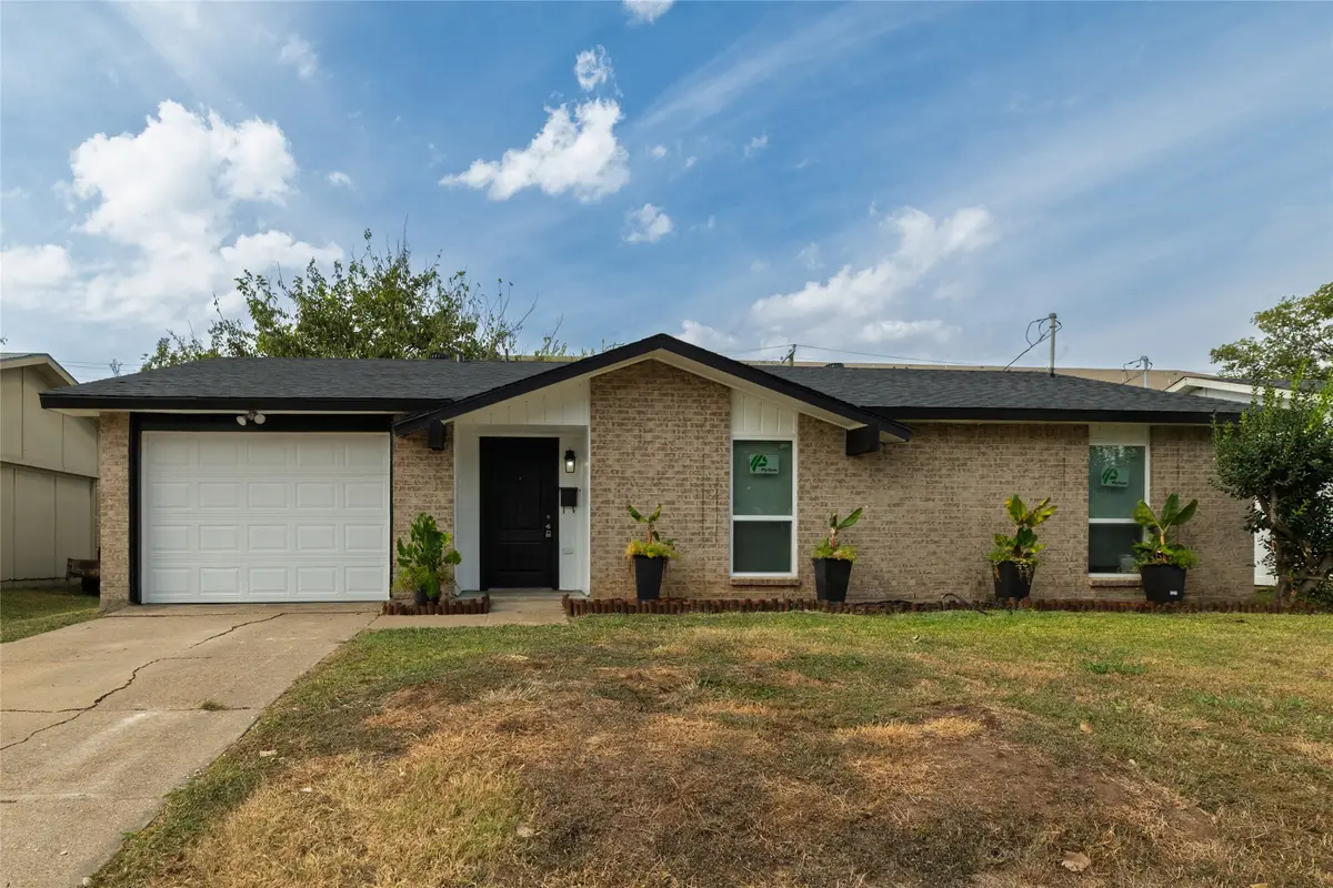 2933 Nueva Tierra Street, Grand Prairie, TX 75052 - Image #1