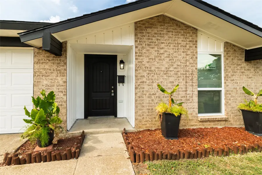 2933 Nueva Tierra Street, Grand Prairie, TX 75052 - Image #2