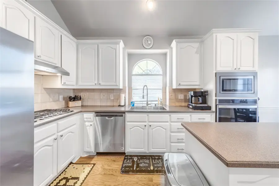 8001 Saint Fillans Lane, Rowlett, TX 75089 - Image #3