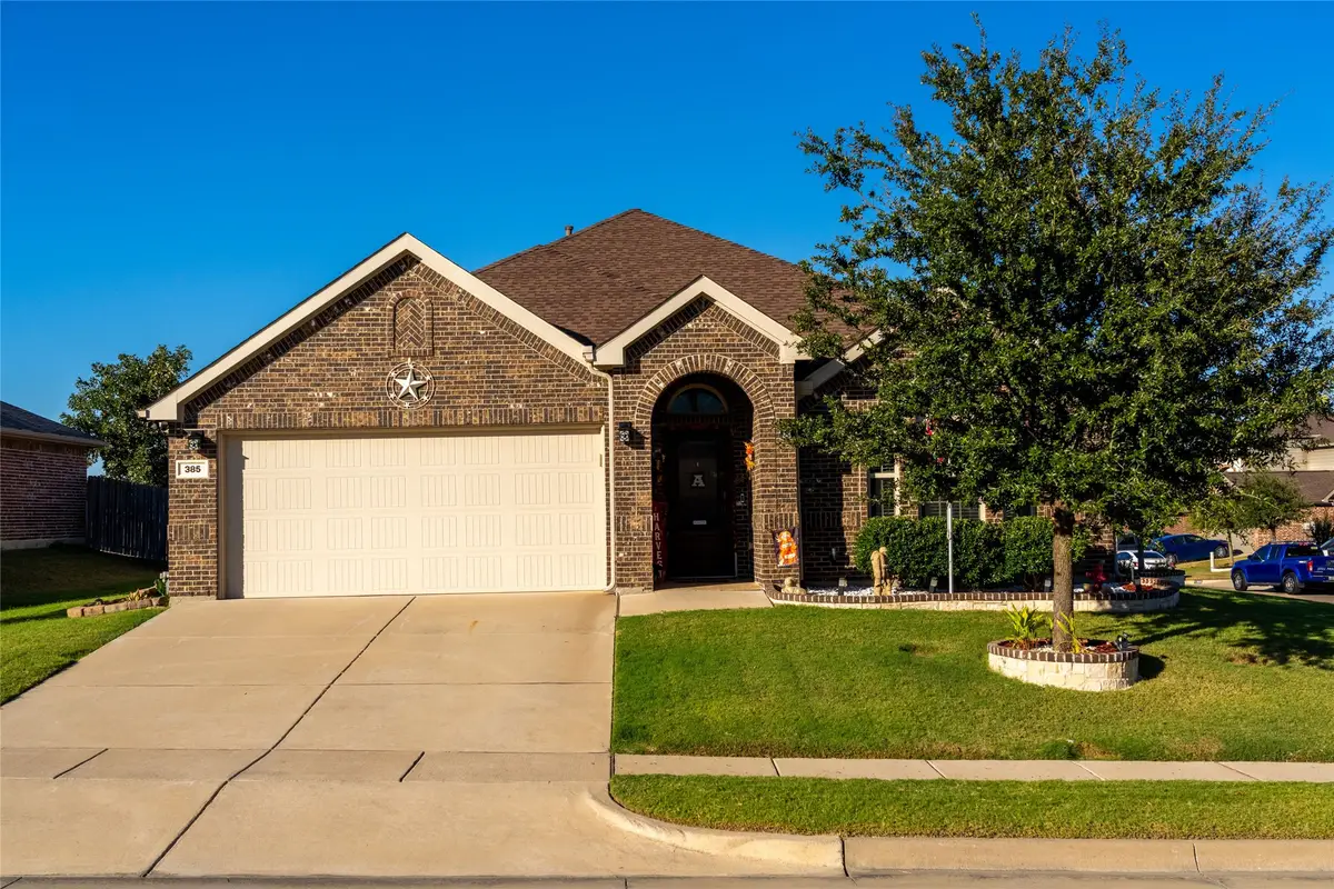 385 Coral Vine Lane, Burleson, TX 76028 - Image #1