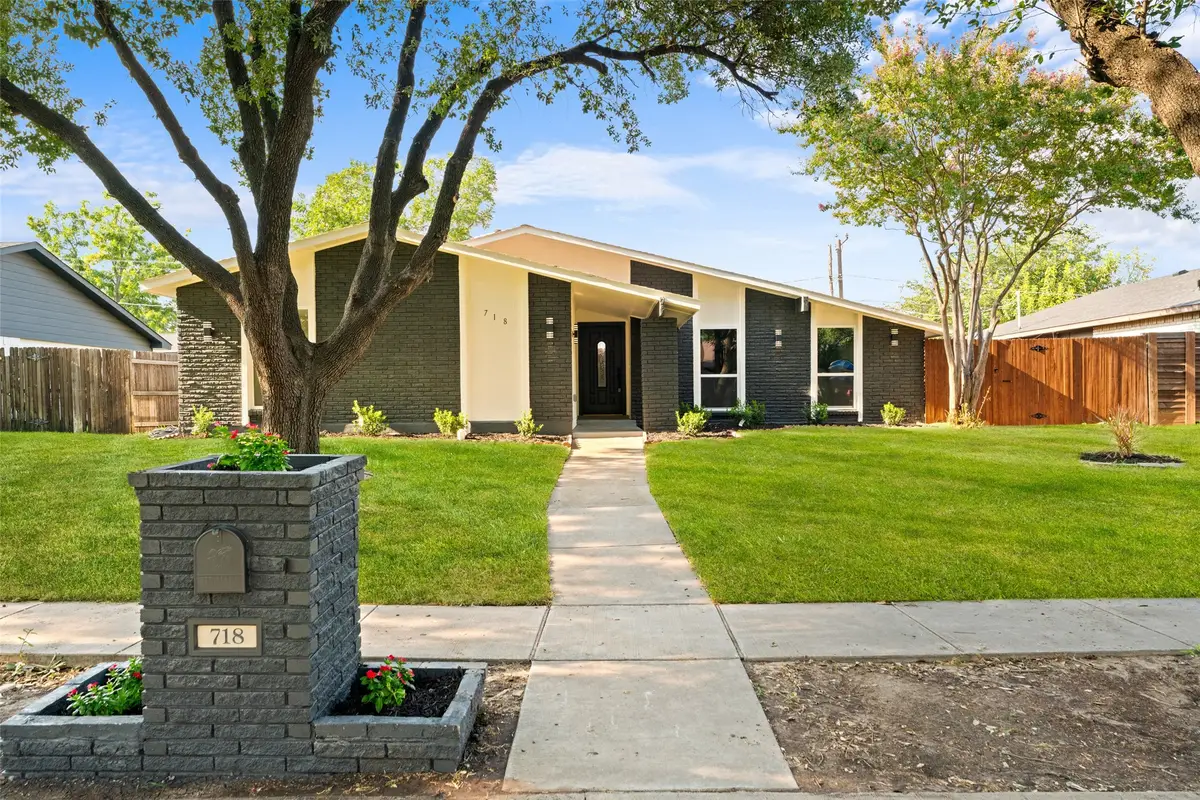 718 Oakland Street, Grand Prairie, TX 75052 - Image #1