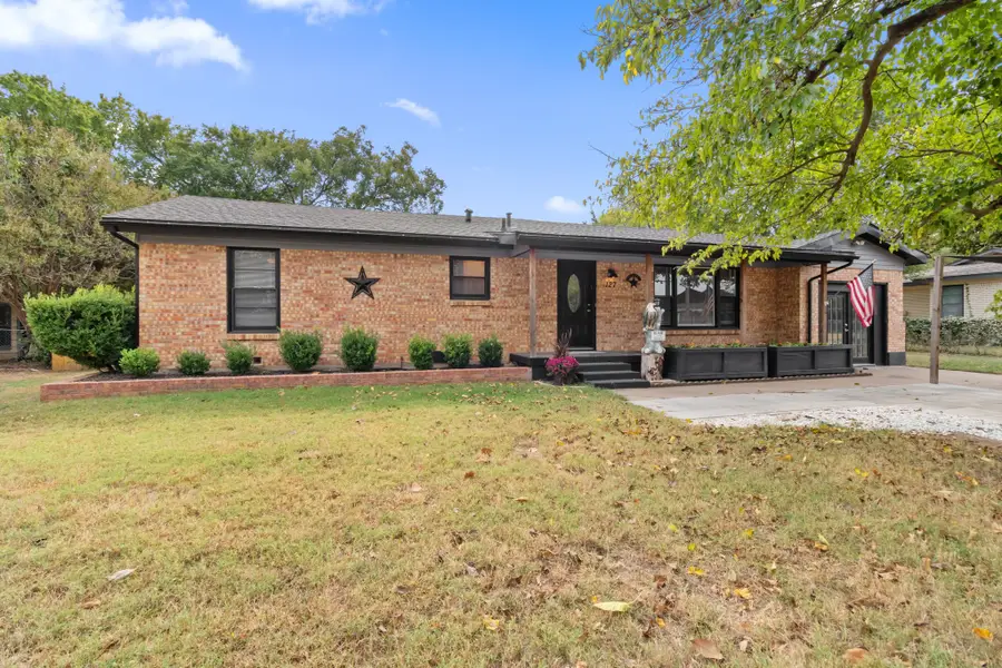 127 W Cedar Street, Hurst, TX 76053 - Image #2