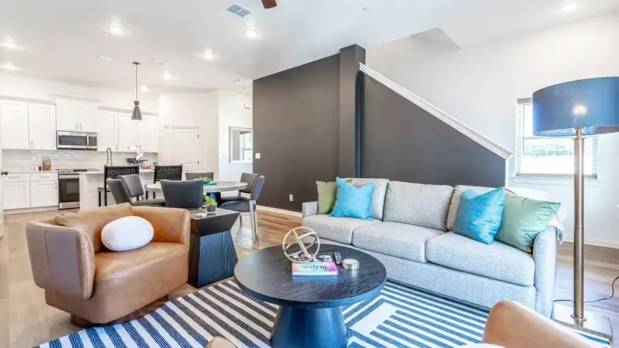 1215 E Beaconsfield Lane #706, Arlington, TX 76011 - Image #3