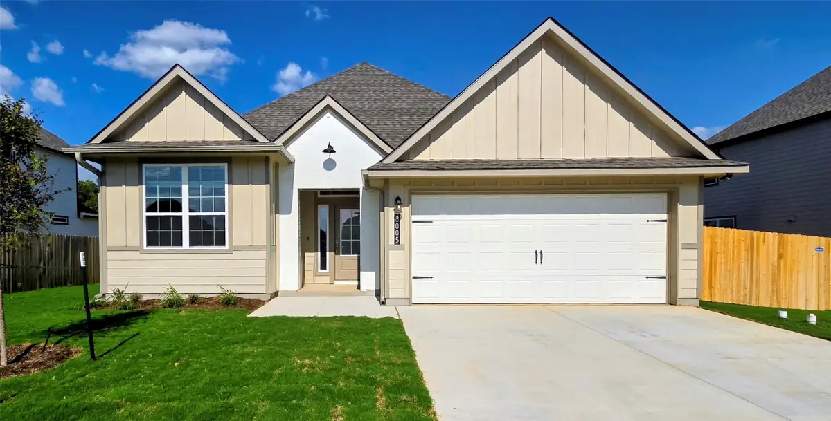 8005 Townsend Drive, Waco, TX 76708 - Image #1