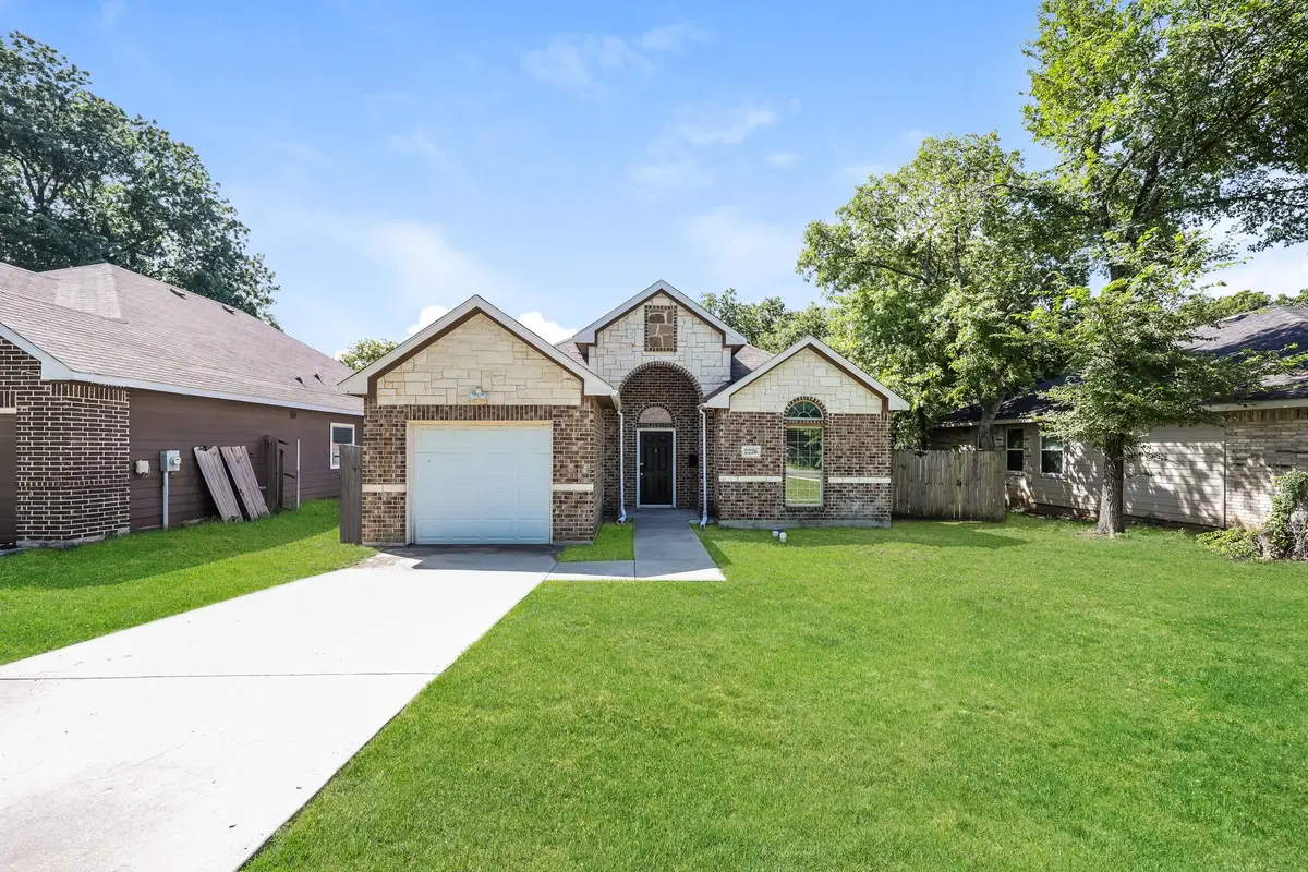 2226 Moffatt Avenue, Dallas, TX 75216 - Image #1