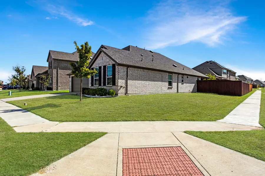 2800 Tobias Lane, Aubrey, TX 76227 - Image #2
