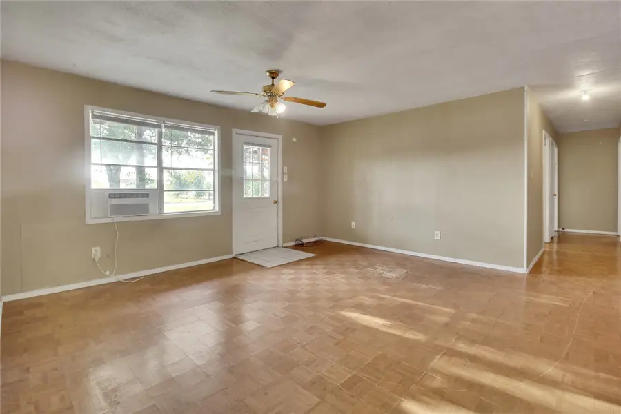 319 Green Acres Road, Weatherford, TX 76088 - Image #3