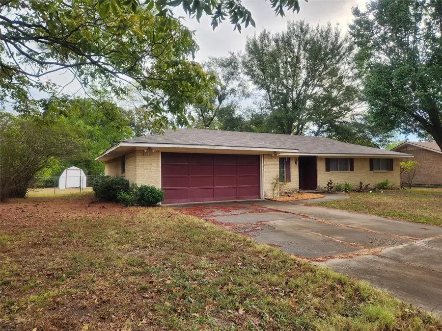 2821 Mccarley Drive, Commerce, TX 75428 - Image #2