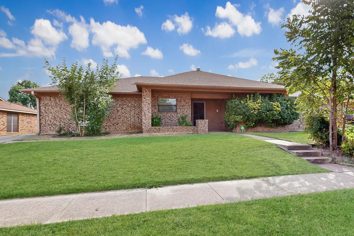 2420 Dalewood Lane, Bedford, TX 76022 - Image #1