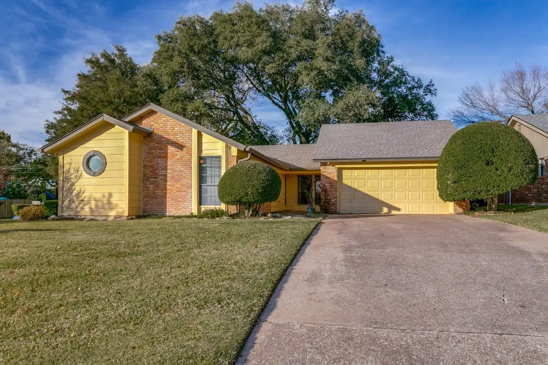 601 N Riverside Drive, Grapevine, TX 76051 - Image #1