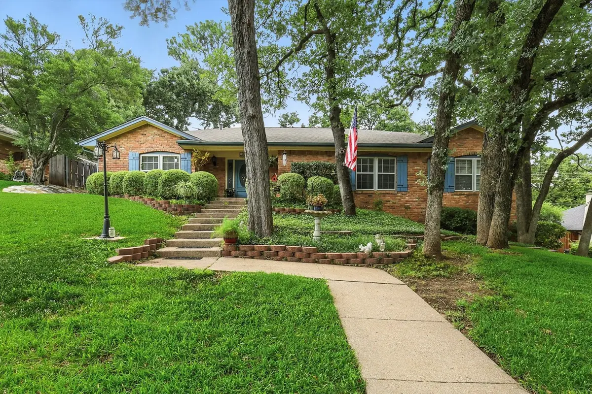 1204 Edgecliff Drive, Bedford, TX 76022 - Image #1