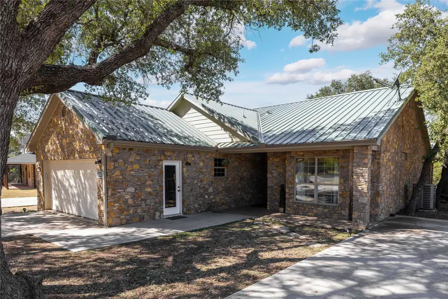 7307 Feather Bay Boulevard, Brownwood, TX 76801 - Image #2